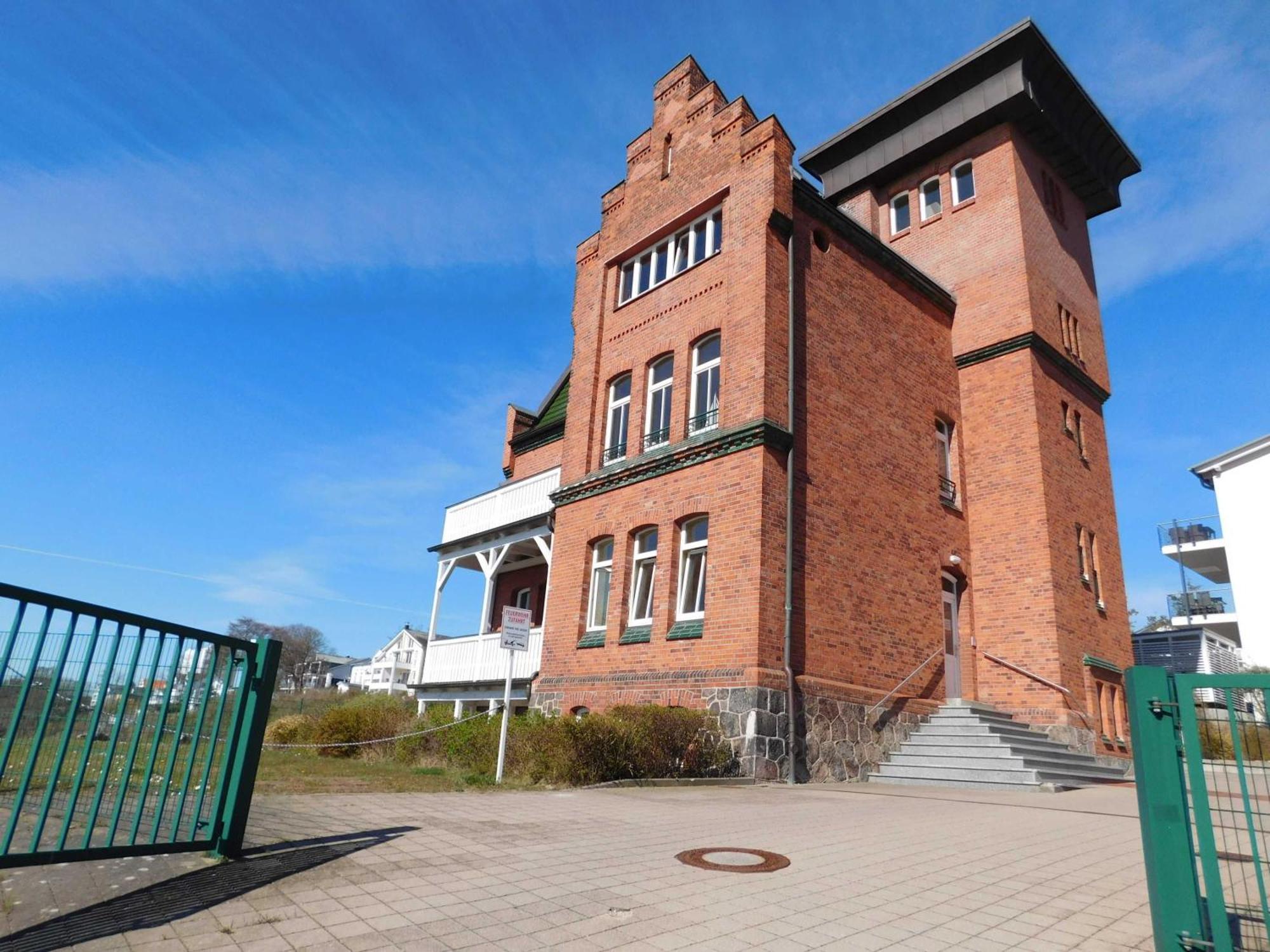 Seelotsenstation Sassnitz Mit Hafenblick By Unsere Urlaubszeit Buitenkant foto